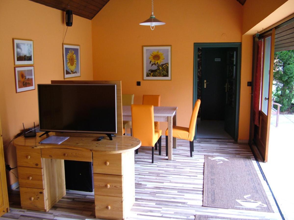 The Boys Apartman Шіофок Екстер'єр фото